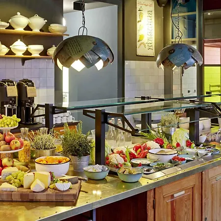 25Hours Hotel Altes Hafenamt-2